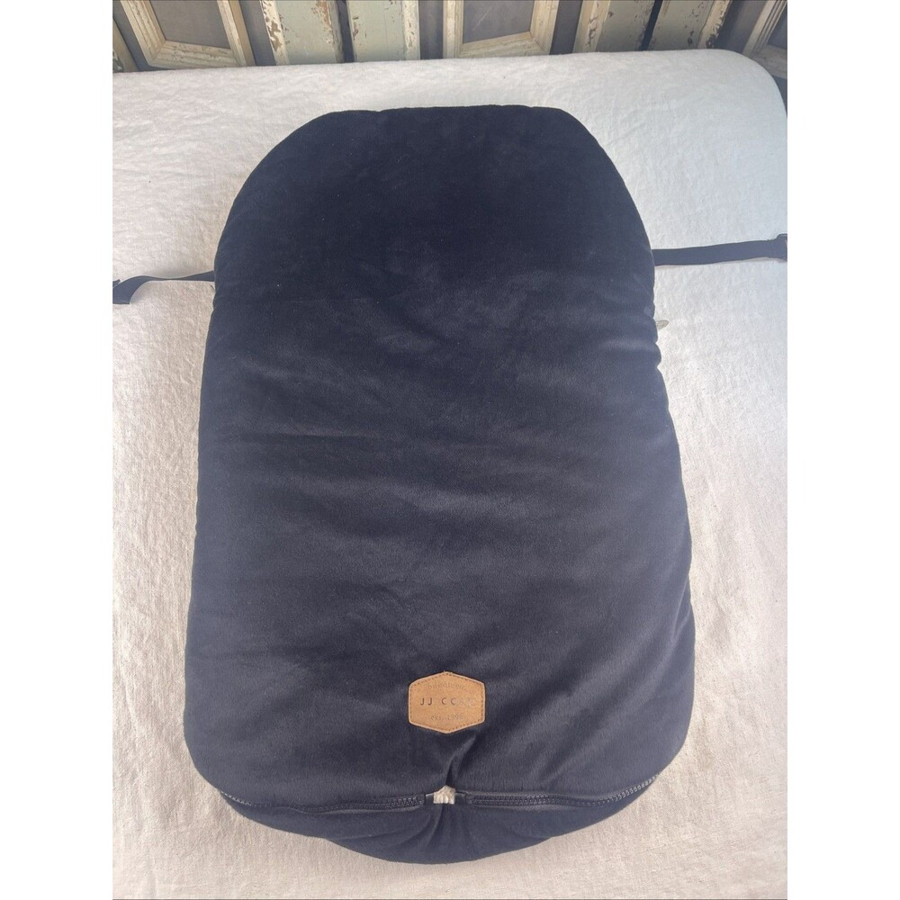 JJ Cole Bundle Me Car Seat Cover - Black with Sherpa Lining